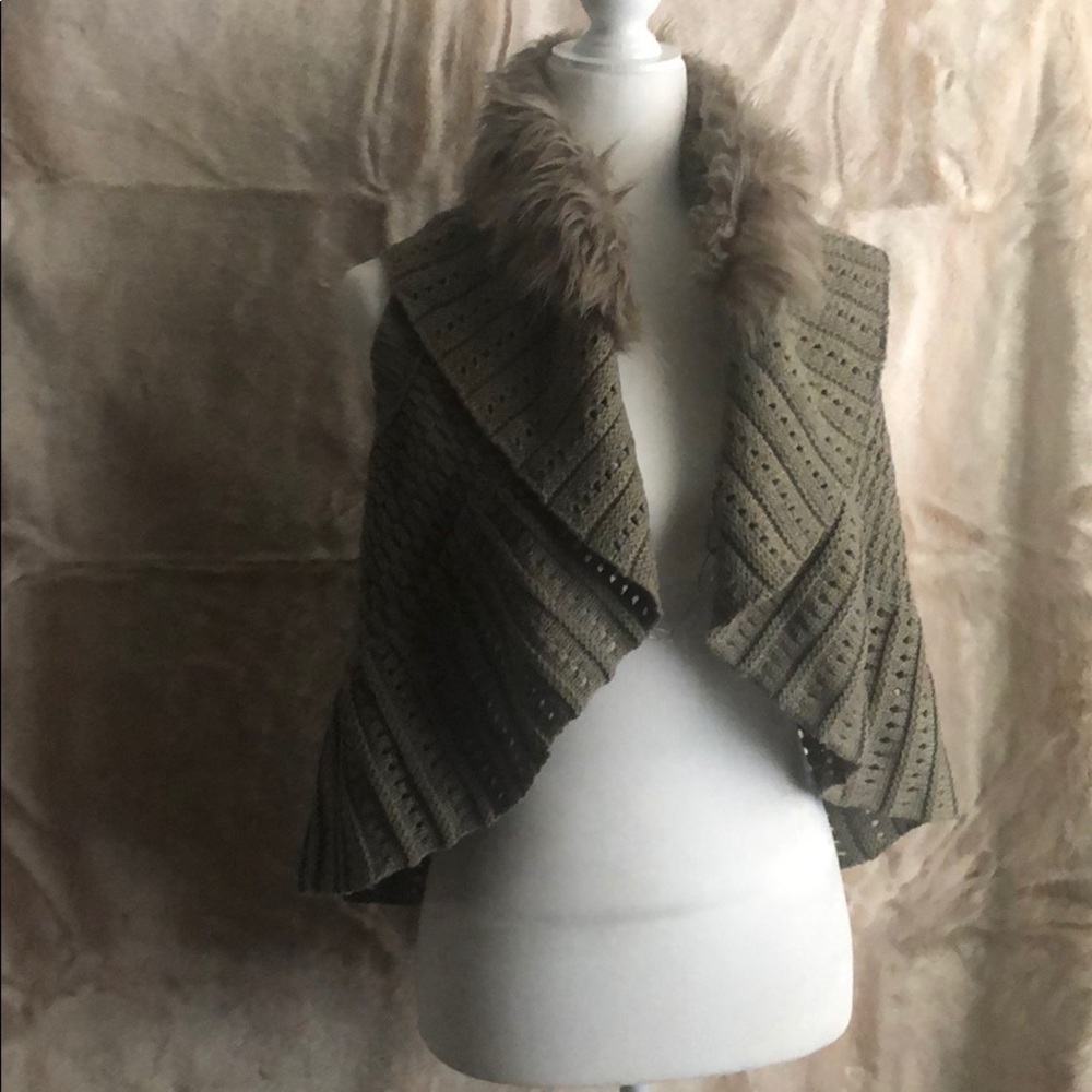 Women’s shrug